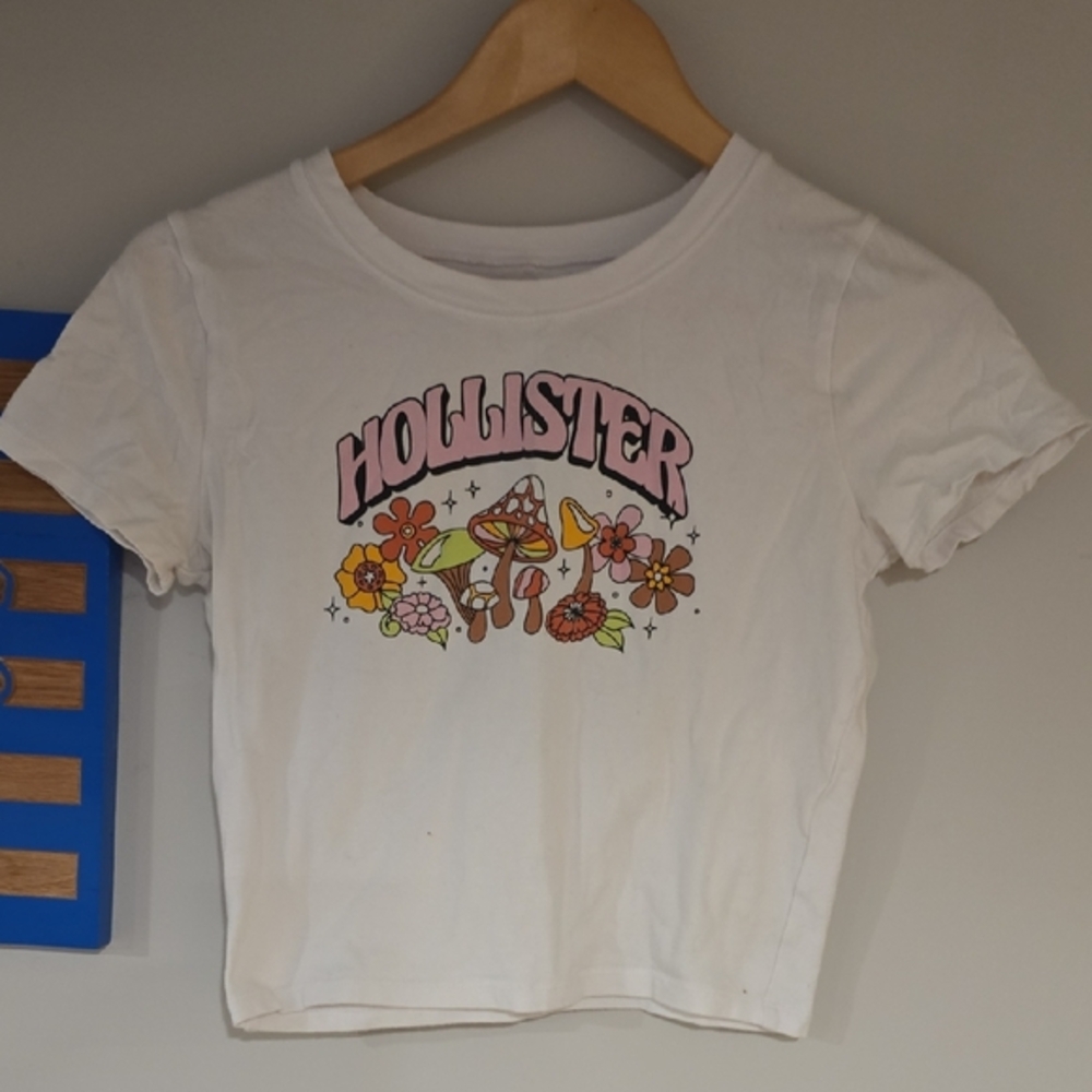 Hollister White‎ Tee with Floral and Mushroom Graphic Medium